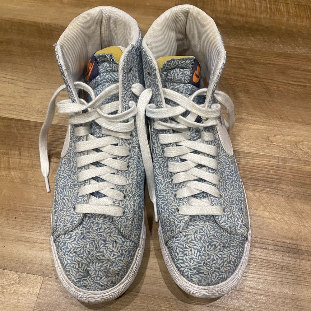 Nike Blazers Floral Print size 8